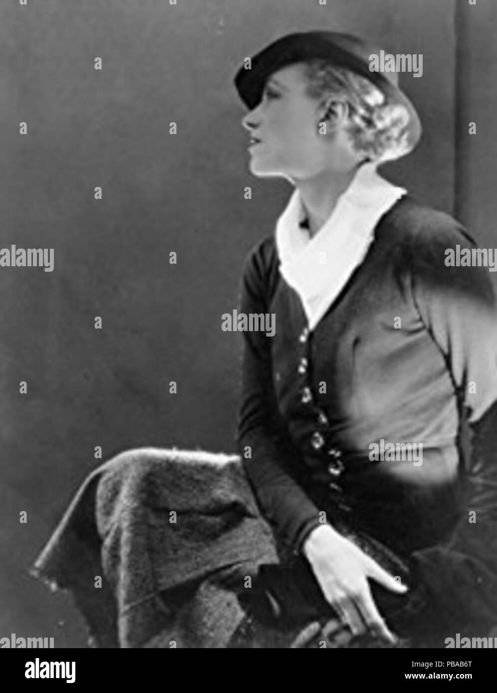 Noel 1111 Haskins Murphy, portrait de trois-quarts, assis, face vers la gauche Banque D'Images