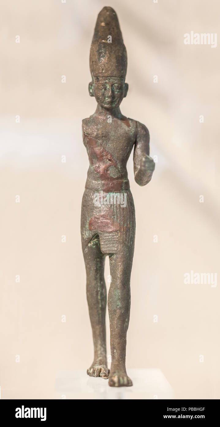 Huelva, Espagne - Juillet 02, 2018 : Bronze figure de divinité orientale Melqart au Musée Archéologique de Huelva, Andalousie, Espagne Banque D'Images