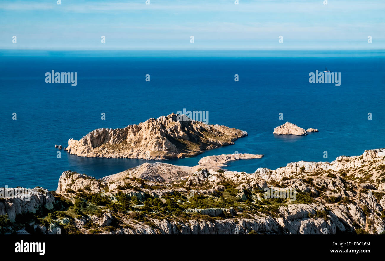 Maïre et Tiboulen de Maïre voir îles de la montagne de Marseilleveyre dans le Parc National des Calanques, Marseille France Banque D'Images