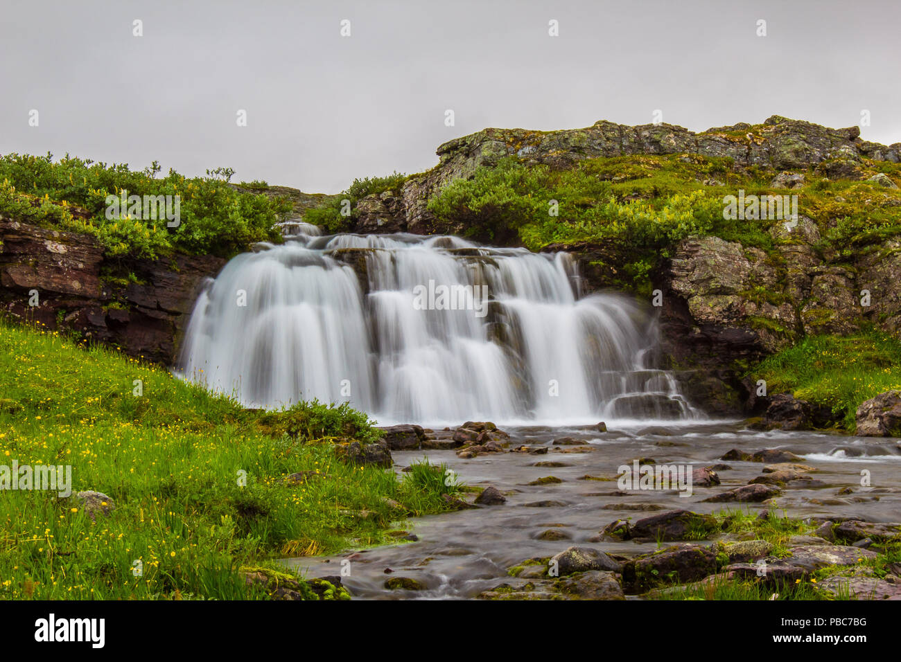Cascade dans le Finnmark, Norvège Banque D'Images