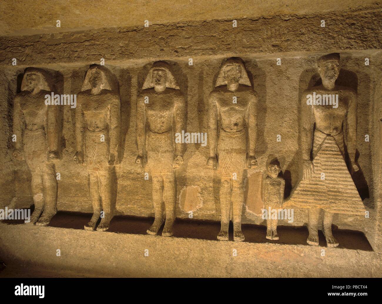 Tombe de Kar- hauts-reliefs d'âges divers, de haut fonctionnaire - et de l'udi - son fils , la nécropole de Gizeh, Le Caire, Egypte, Afrique. Banque D'Images