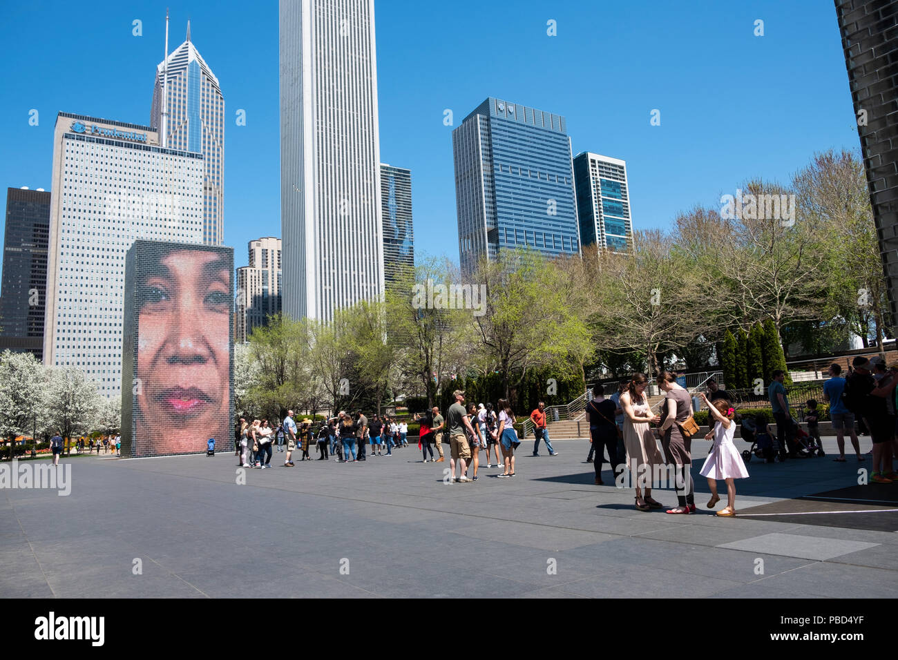 La fontaine de la Couronne est une œuvre d'art public interactif et sculpture Vidéo en vedette dans le Millennium Park de Chicago. Banque D'Images