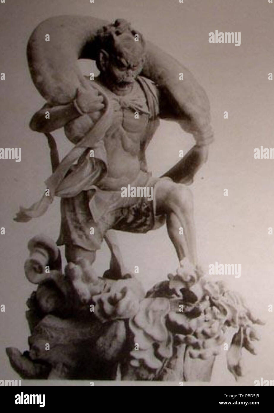 . Anglais : Statue de F ?jin en Sanj ?sangen-d ?, Kyoto, Japon. 111.5cm de hauteur, en date du 13ème siècle au milieu de la période Kamakura. Il a été désigné comme Trésor National du Japon. Entre 1899 et 1908 1289 Sanjusangendo Fujin ancien Banque D'Images