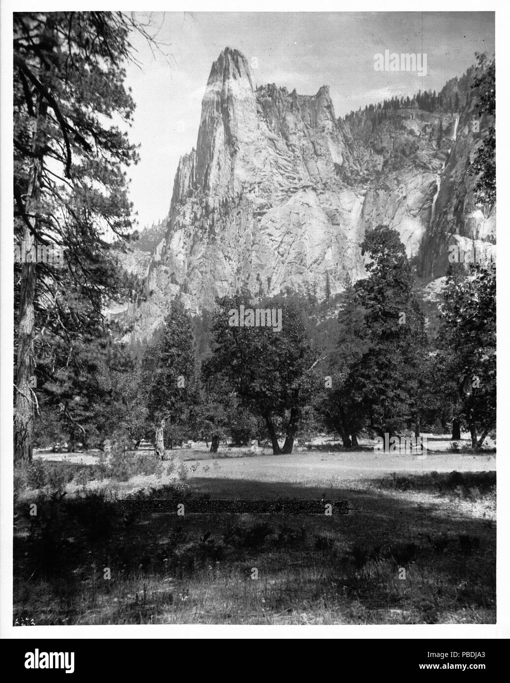 1307 Sentinel Rock dans la région de Yosemite National Park, 1900-1930 (SHC-2372) Banque D'Images
