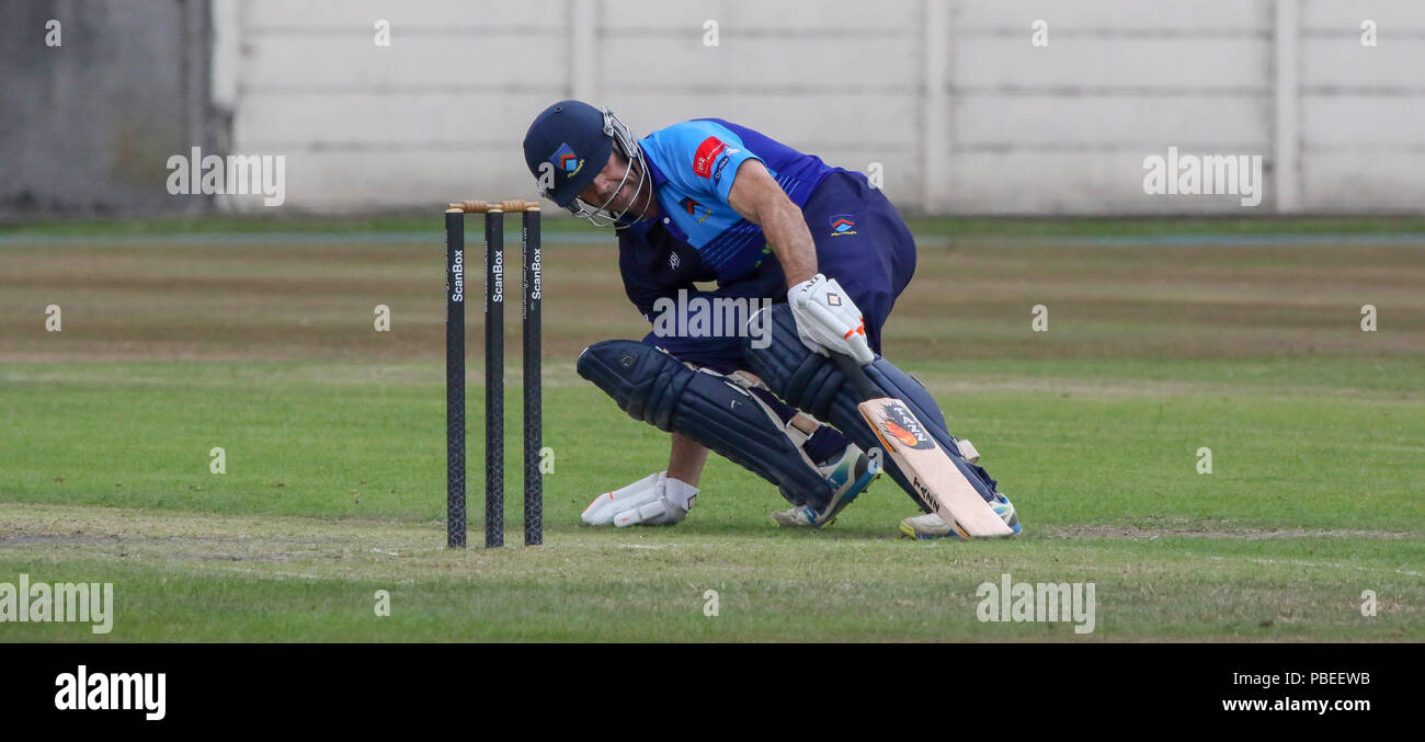 L'Irlande du Nord, Royaume-Uni. 27 juillet 2018. Le Livre vert, Comber, County Down. 27 juillet 2018. Finale de Coupe Waringstown Gallagher v CSIN. Marc Ellison (CSIN) sur son chemin à 139 pas. Crédit David Hunter/Alamy Live News. Banque D'Images
