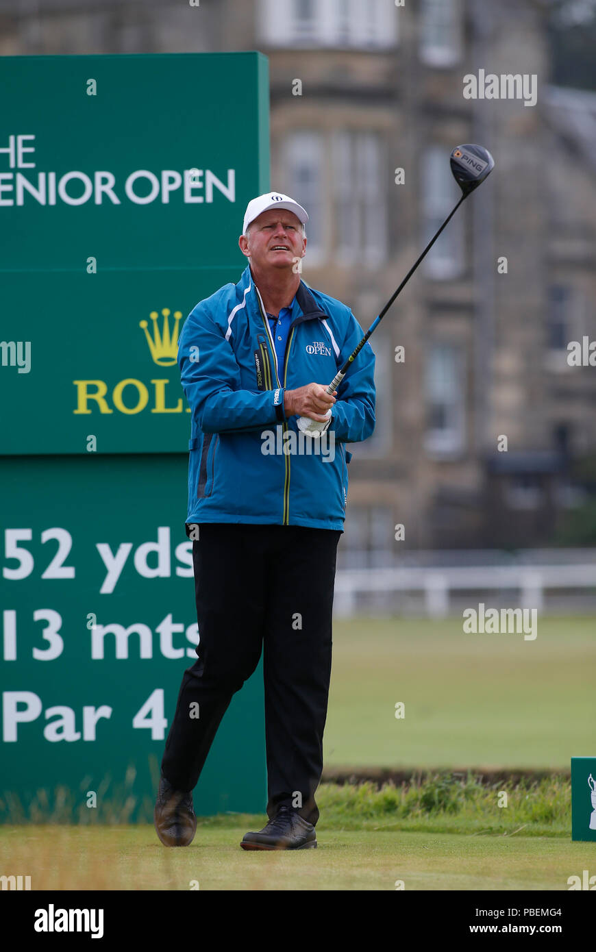 L'Écosse, au Royaume-Uni. 28 juillet 2018, l'Old Course à St Andrews, St Andrews, Écosse), à l'Omnium senior des championnats de golf 2018, 3ème tour ; Sandy Lyle (SCO) joue son coup de départ sur le deuxième trou : Action Crédit Plus Sport Images/Alamy Live News Banque D'Images