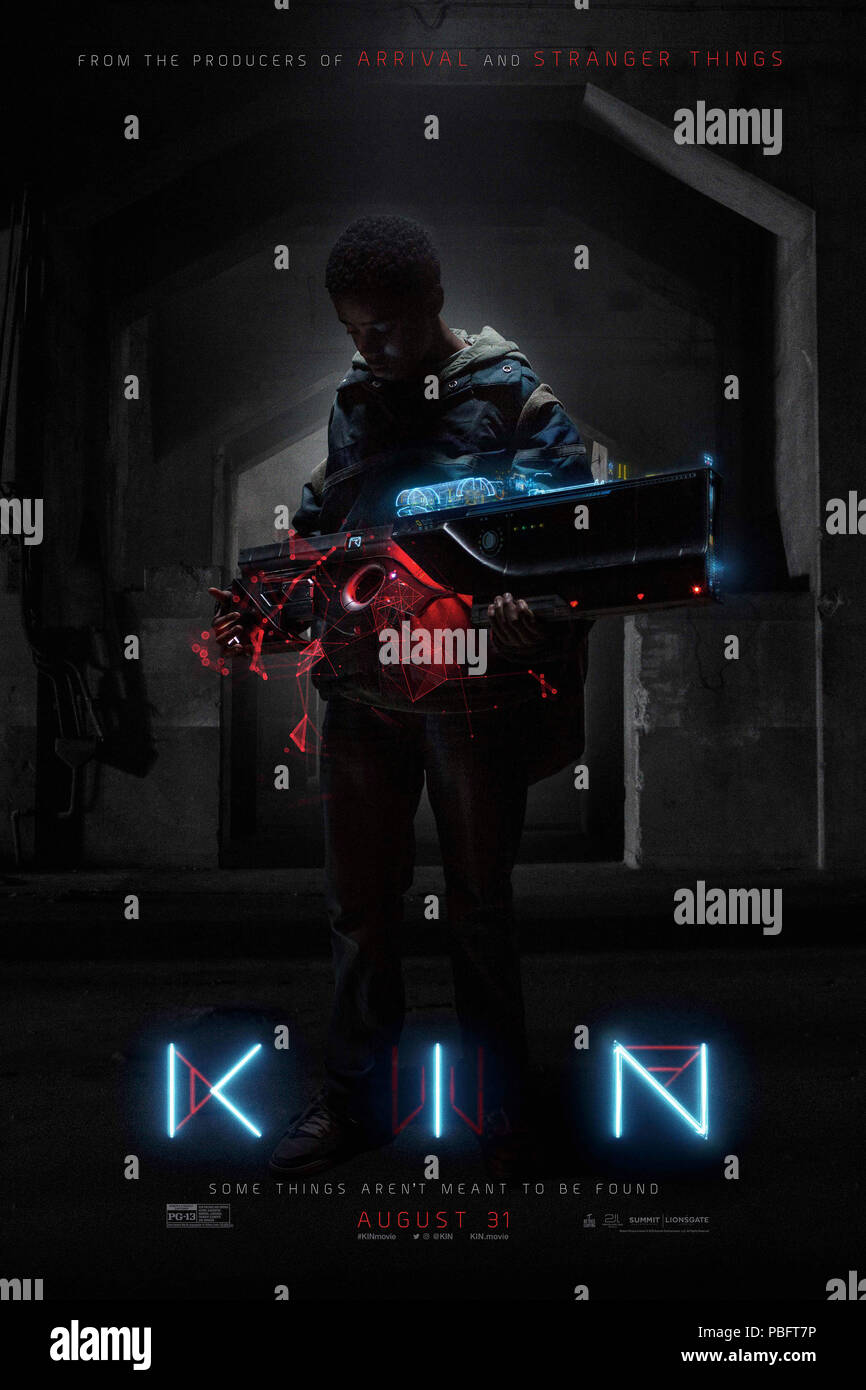 DATE DE SORTIE : Mai 18, 2018 Title : Kin STUDIO : Lionsgate Réalisateur : Jonathan Baker PLOT : poursuivi par un criminel vengeur, les fédéraux et d'une bande de soldats d'un autre monde, a publié récemment un ex-con et son frère adolescent adopté sont obligés d'aller sur le développement à l'aide d'une arme de mystérieuse origine comme leur seule protection. Avec : Affiches (crédit Image : © Lionsgate Entertainment/photos) Banque D'Images