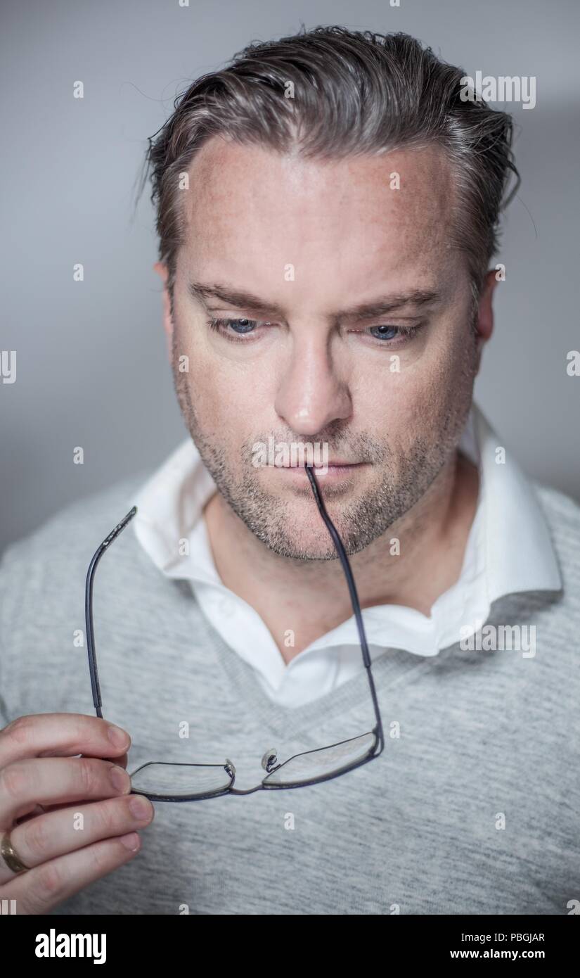 Portrait d'un bel homme Banque D'Images