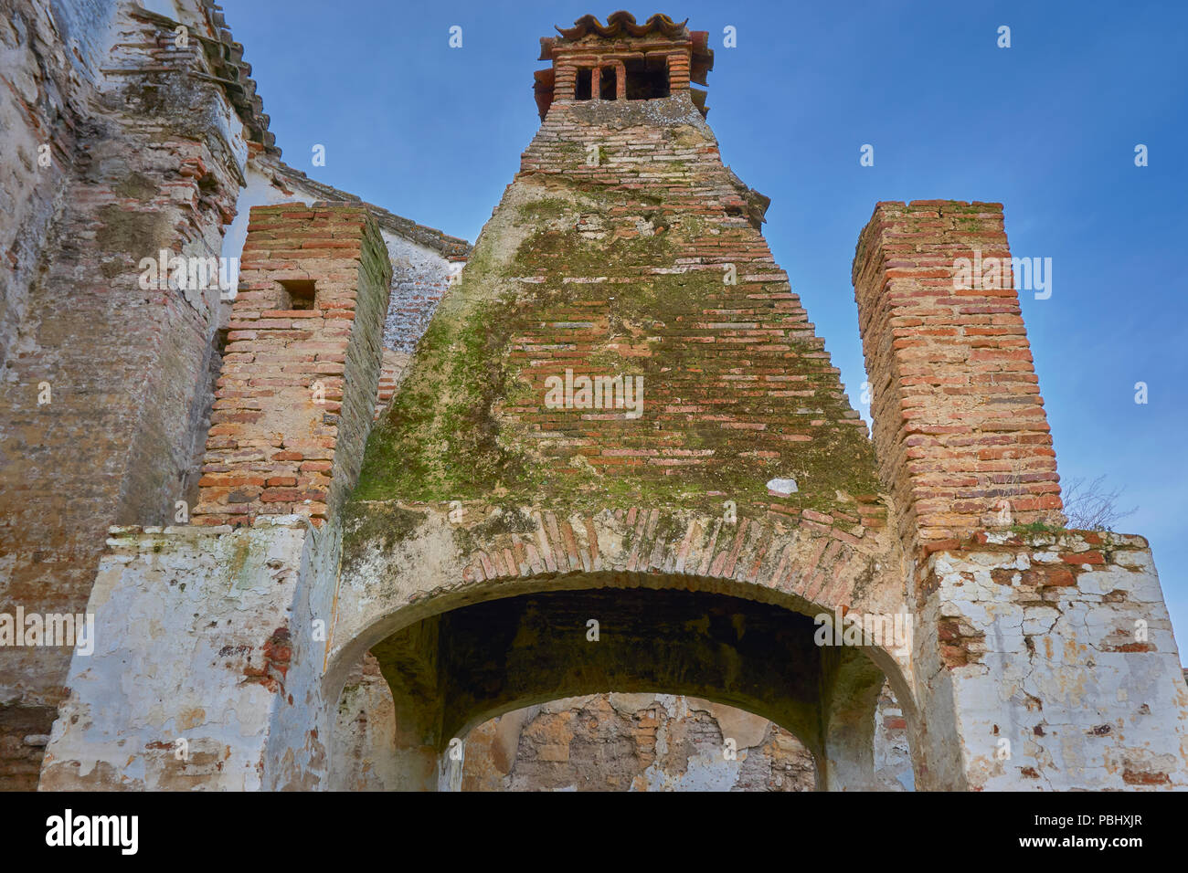 Ermita Virgen del Ara, un sanctuaire rural du xve siècle en Estrémadure (Espagne). Il est également connu comme la Chapelle Sixtine de l'Estrémadure. Banque D'Images