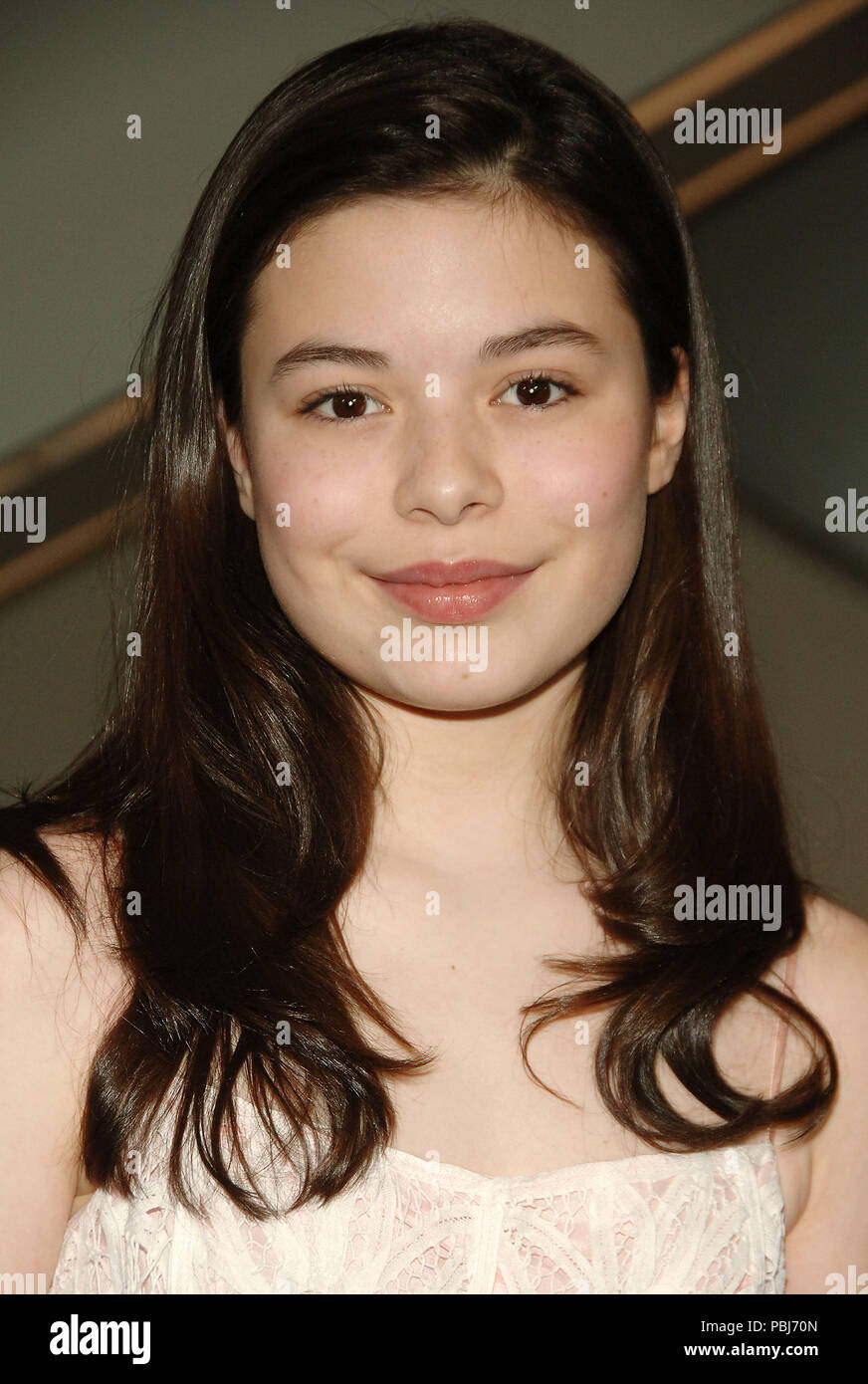 Miranda Cosgrove arrivant à la tenue avec les Stein Premiere at tyhe Pacific Design Center de Los Angeles.. 8 mai, 2006.CosgroveMiranda097 Red Carpet Event, Vertical, USA, Cinéma, Célébrités, photographie, Bestof, Arts, Culture et divertissement, Célébrités Topix fashion / Vertical, Best of, événement dans la vie d'Hollywood, Californie - Tapis rouge et en backstage, USA, Cinéma, Célébrités, cinéma, télévision, Célébrités célébrités musique, photographie, Arts et culture, Bestof, divertissement, Topix headshot, vertical, une personne, à partir de l'an 2006, enquête tsuni@Gamma- Banque D'Images