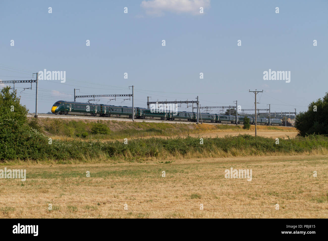 Une nouvelle classe 800 IET (train Intercity Express numéro 800307) un travail au service de la Great Western Railway South Stoke le 26 juillet 2018. Banque D'Images
