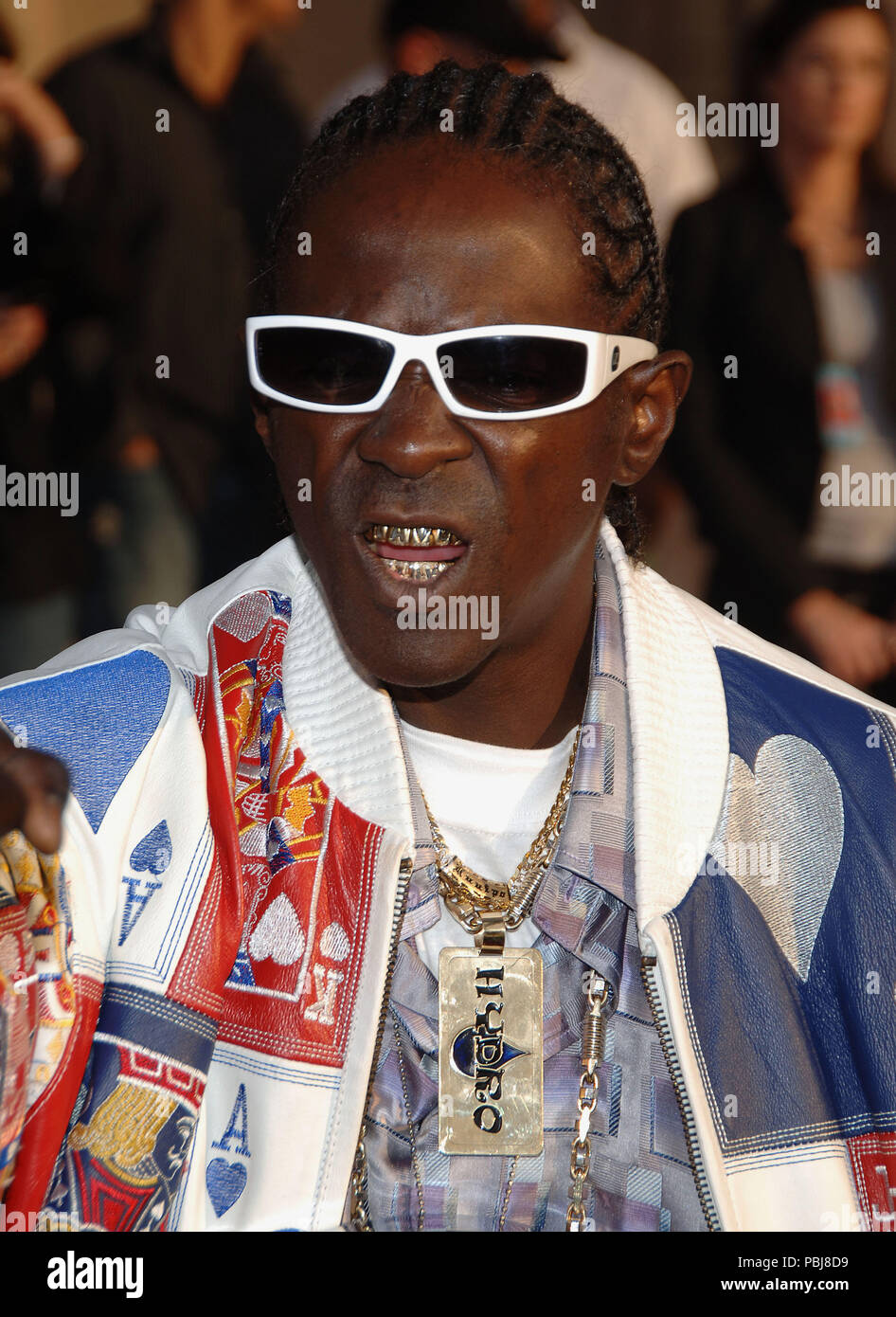 Flavour Flav arrivant à l'American Music Awards (AMA) au Shrine Auditorium à Los Angeles. FlavorFlav verre soleil headshot040 Red Carpet Event, Vertical, USA, Cinéma, Célébrités, photographie, Bestof, Arts, Culture et divertissement, Célébrités Topix fashion / Vertical, Best of, événement dans la vie d'Hollywood, Californie - Tapis rouge et en backstage, USA, Cinéma, Célébrités, cinéma, télévision, Célébrités célébrités musique, photographie, Arts et culture, Bestof, divertissement, Topix headshot, vertical, une personne, à partir de l'an 2006, enquête tsuni@Gamma-USA.com Banque D'Images