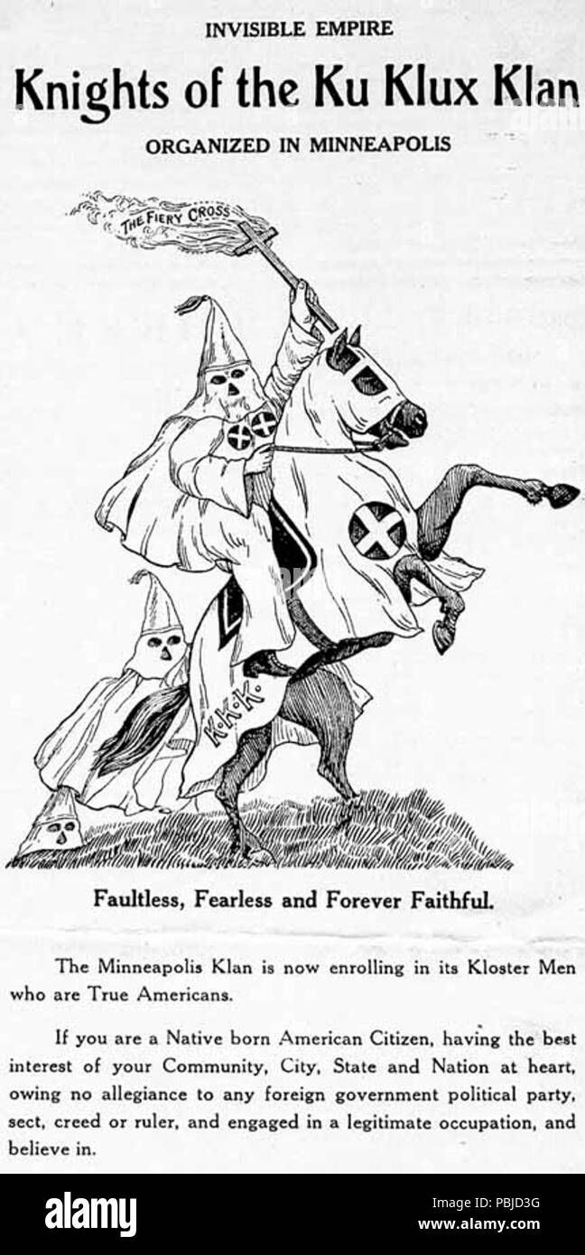 . Anglais : Annonce dans le milieu de l'observateur maçonnique-1922. Remarque : ce procédé ad 'Le ci-dessus est une publicité payée, acceptée par l'observateur maçonnique dans les mêmes conditions que toutes les autres. Le Ku Klux Klan n'est pas endossé par les Maçons du Minnesota ou l'observateur maçonnique, il n'est pas condamné. Nous considérons nos lecteurs d'être de plus que l'intelligence moyenne, tout à fait compétent pour juger par eux-mêmes le bien-fondé, ou l'absence de mérite, de l'organisation de l'exécution de cette publicité. - Ed.' . (1922) 864 KKKMasonicObserver1922-1 mi-annuelle Banque D'Images