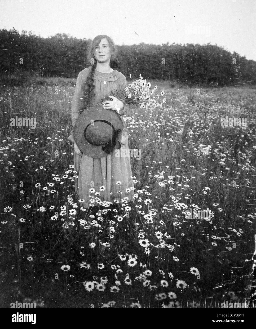 Femme 1866, bouquet, hat, l'été, champ Fortepan 8100 Banque D'Images