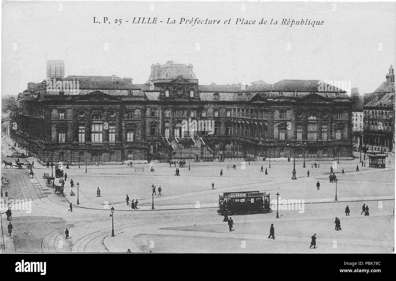 876 L.P. 25 Lille La Préfecture et la Place de la République Banque D'Images