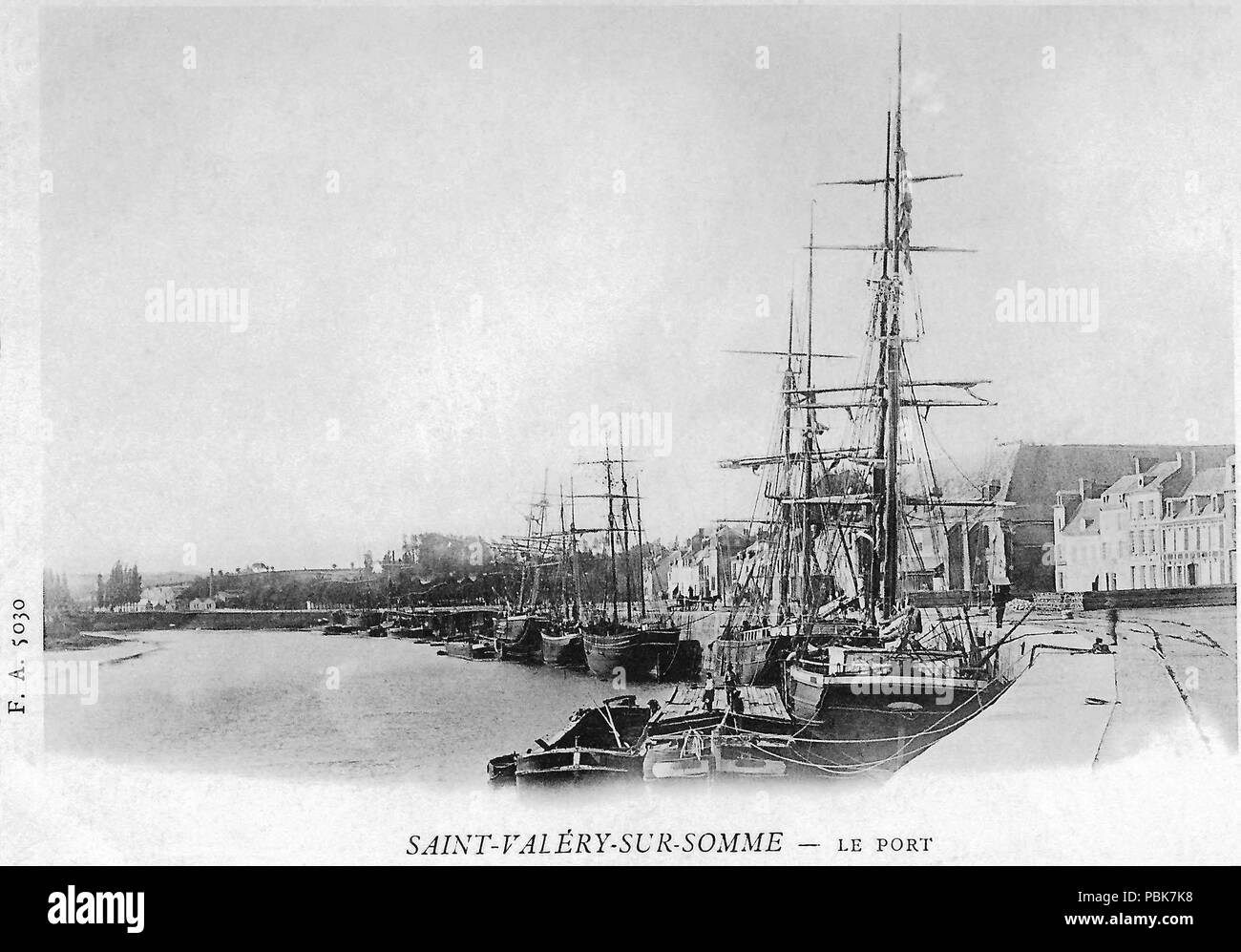 . Nederlands : Oude briefkaart van een Franse haven . La Première Guerre mondiale avant 1284 Saint-Valery-sur-Somme carte postale Banque D'Images