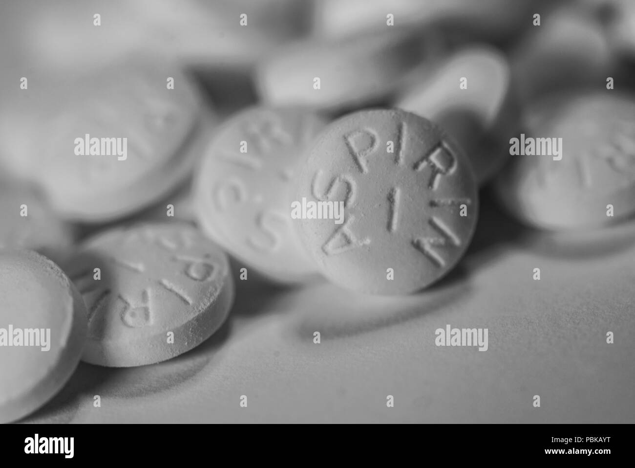 Aspirin tablet Banque d'images noir et blanc - Page 3 - Alamy