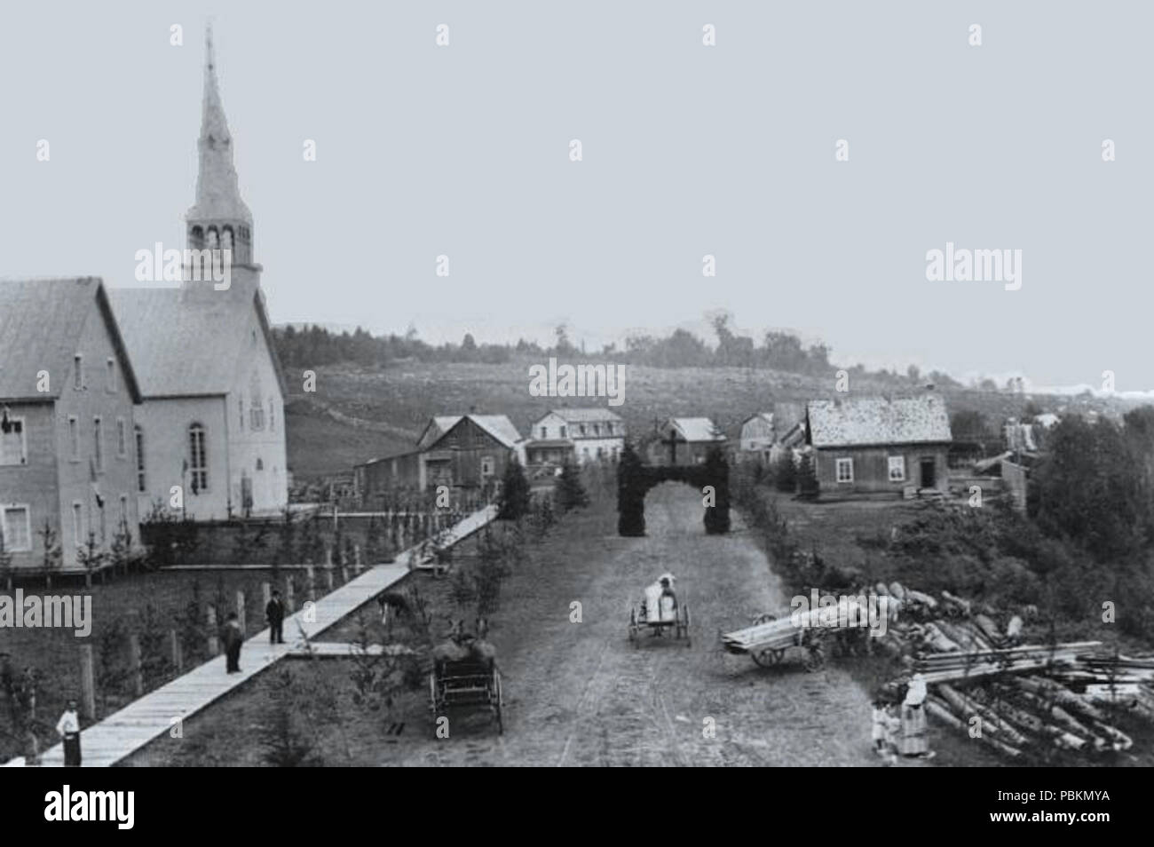 . Anglais : Photographie, scène de rue, village de L'Annonciation, QC, vers 1890, anonyme, les sels d'argent sur papier monté sur carton - papier albuminé 11 x 16 cm - English : Photographie, Scène de rue, village de L'Annonciation, QC, vers 1890, anonyme, sels d'argent sur papier monté sur carton - papier albuminé 11 x 16 cm - . vers 1890 871 L Annonciation Laurentides 1890 Banque D'Images