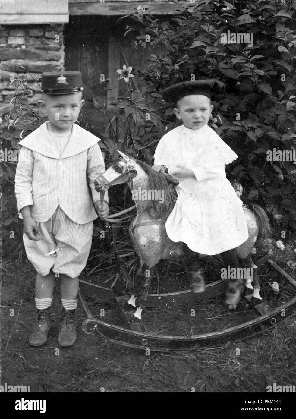 763 Hobby horse, jouet, pour les enfants, jardin, fleur Fortepan 22955 Banque D'Images