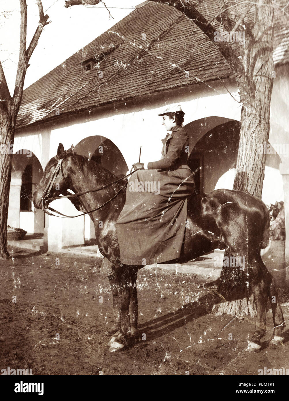 769 Cheval, femme, women's selles, porche, village 75918 Fortepan Banque D'Images