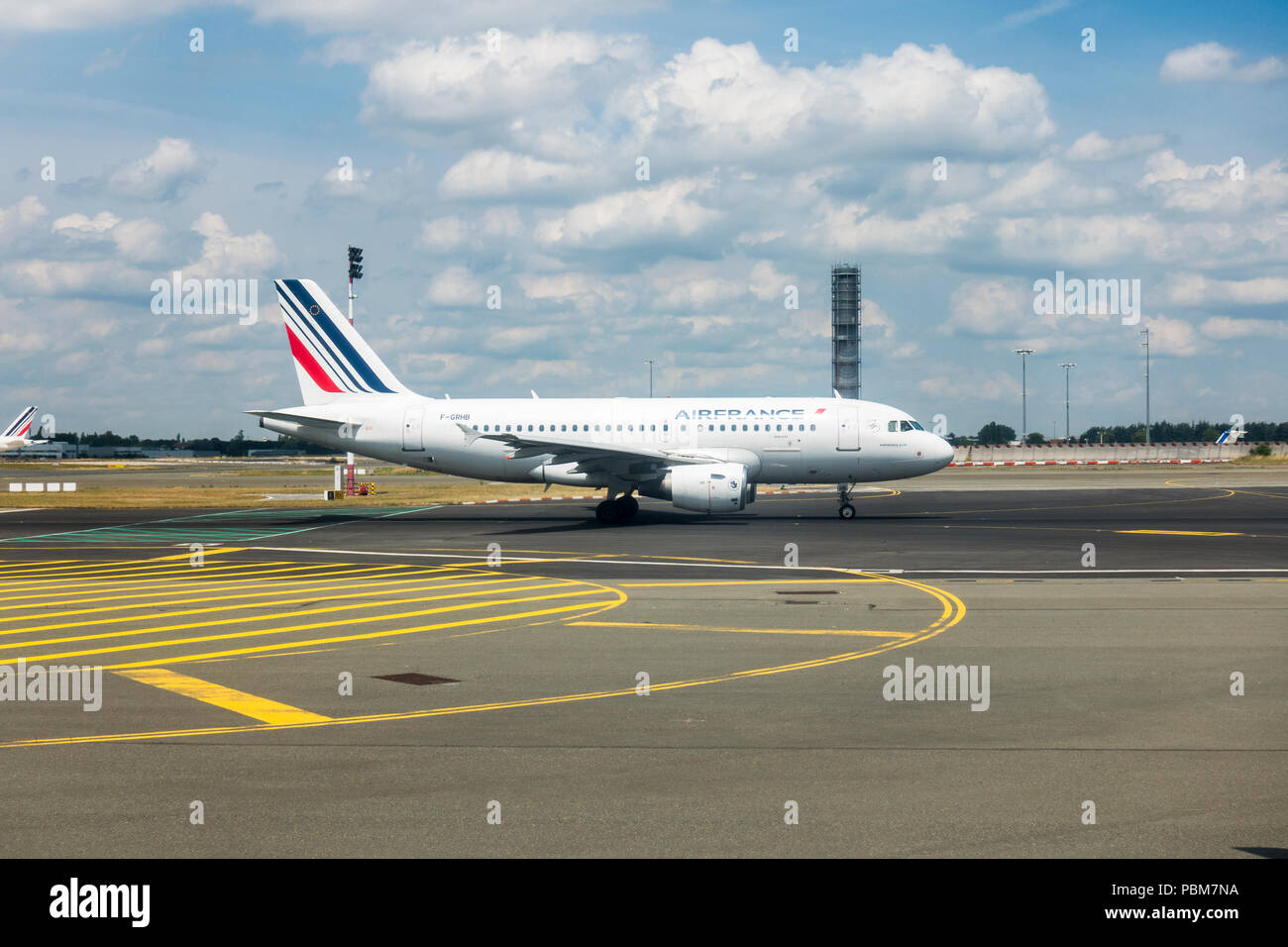 Air france a319 landing Banque de photographies et d'images à haute  résolution - Alamy