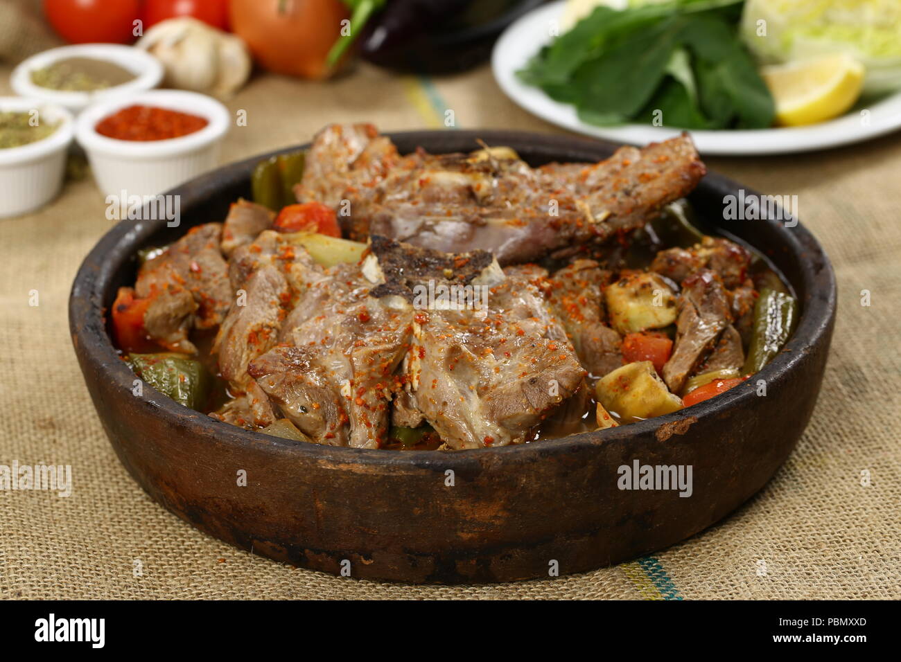 La viande de boeuf saute en cocotte ragoût Banque D'Images