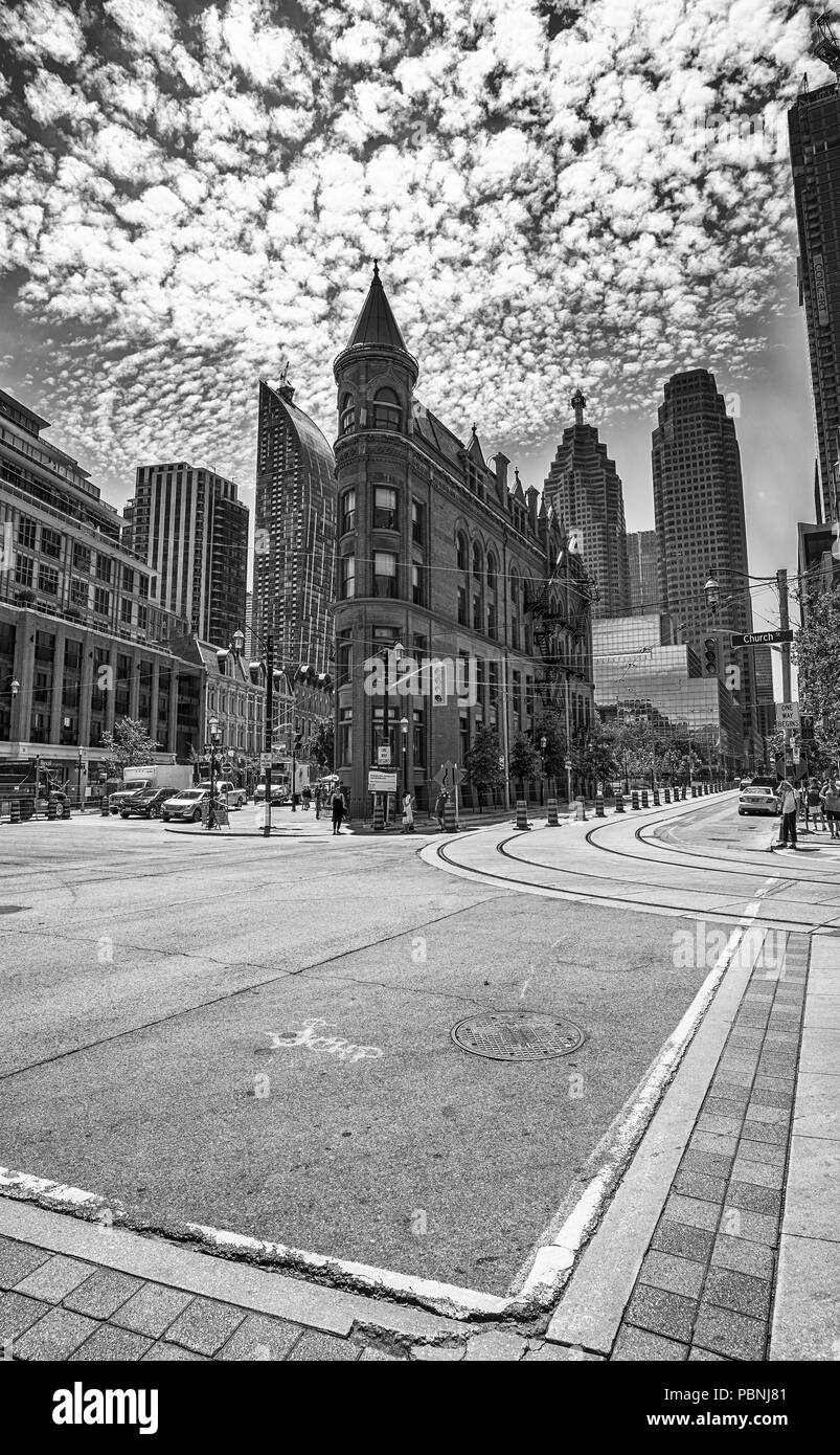 TORONTO, ONTARIO - Le 06 juillet 2017 : Gooderham ou Flatiron Building au centre-ville de Toronto - Toronto, Ontario, Canada Banque D'Images