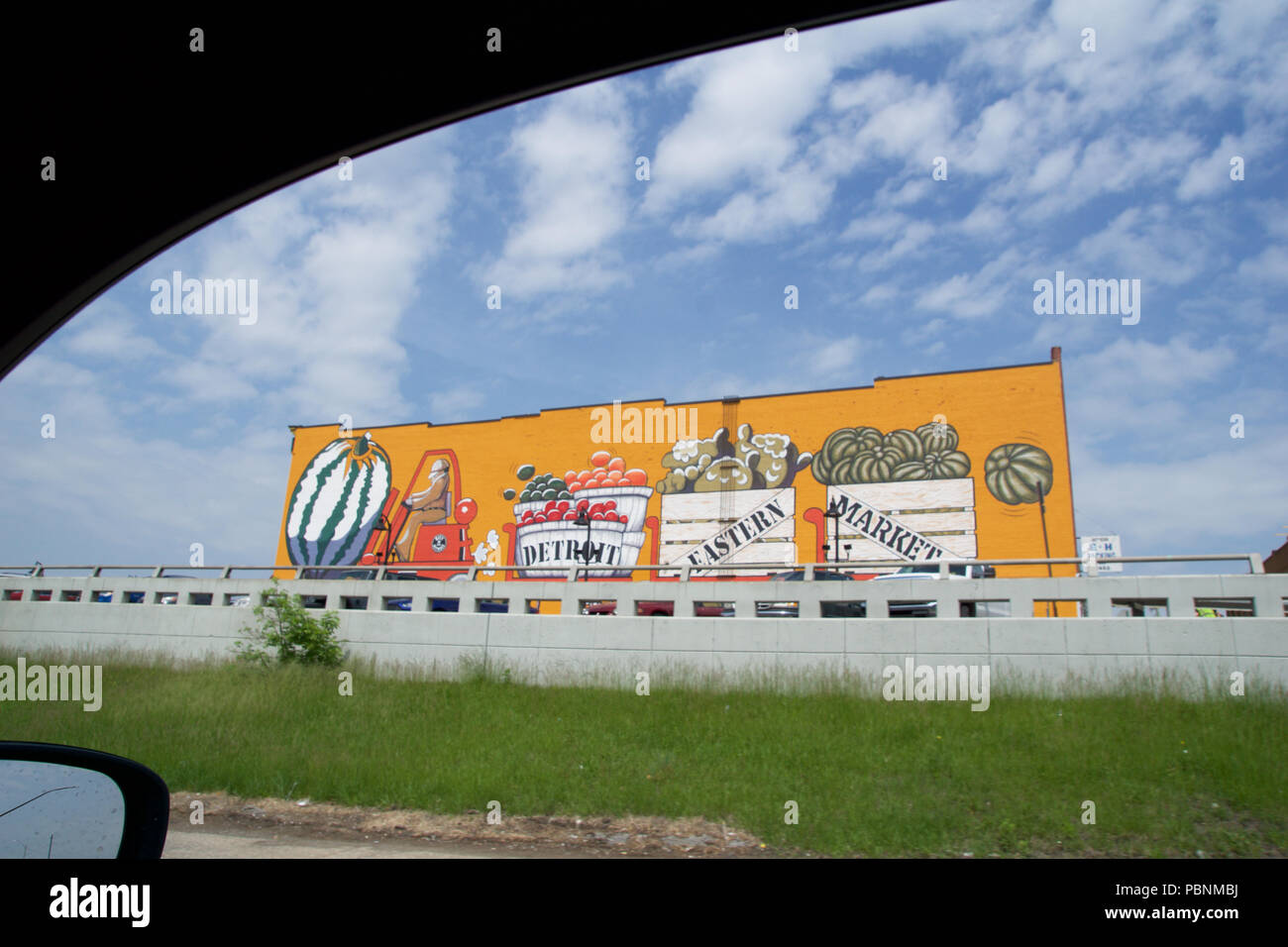 DETROIT, MICHIGAN, UNITED STATES - 22 MAI 2018 : bâtiment abandonné de graffitis au centre-ville d'Detorit Banque D'Images