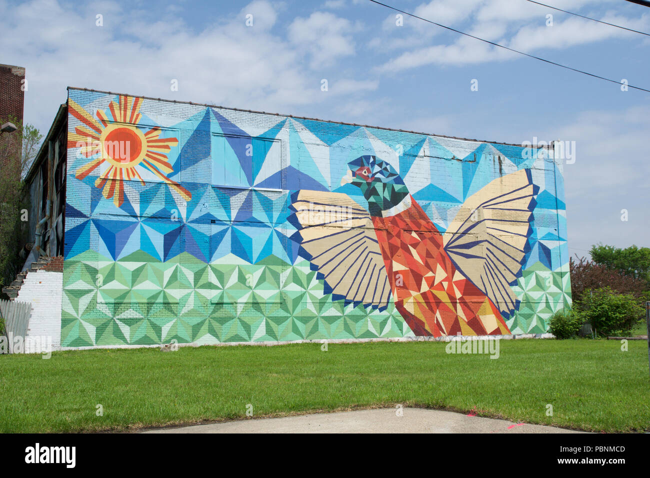 DETROIT, MICHIGAN, UNITED STATES - 22 MAI 2018 : bâtiment abandonné de graffitis au centre-ville d'Detorit Banque D'Images