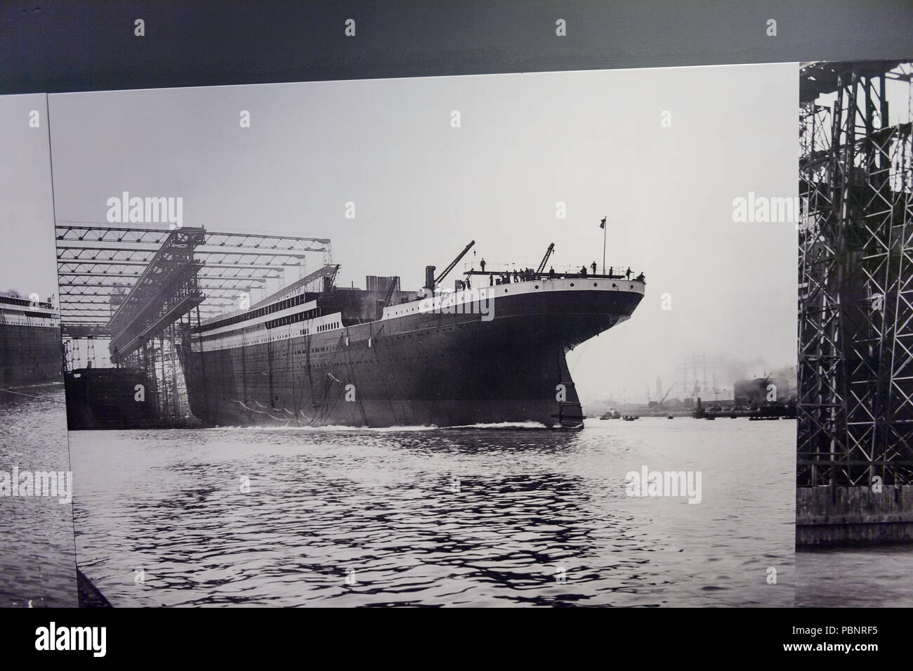 BELFAST, NI - 14 juillet 2016 : Documental photo de la construction du Titanic dans le Titanic Belfast, principale attraction dédiée à la RMS, un Tinanic Banque D'Images
