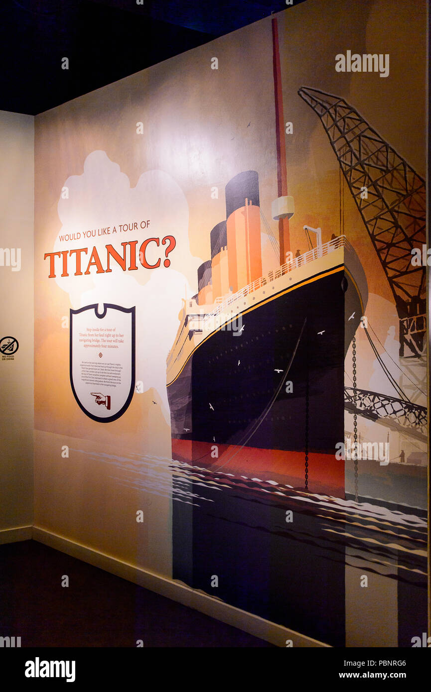 BELFAST, NI - 14 juillet 2016 : Titanic Belfast, principale attraction dédiée à la RMS Tinanic, un navire qui a coulé en frappant un iceberg en 1912. Banque D'Images