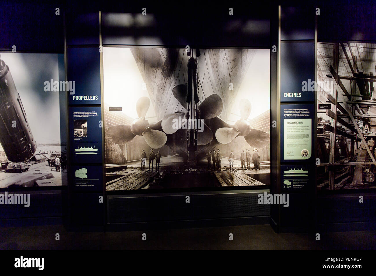 BELFAST, NI - 14 juillet 2016 : Documental photo de la construction du Titanic dans le Titanic Belfast, principale attraction dédiée à la RMS, un Tinanic Banque D'Images