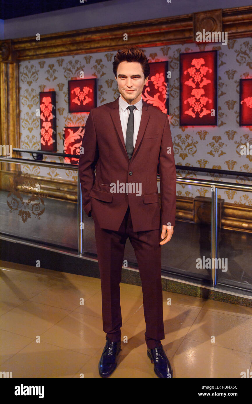 Qui est Robert Pattinson actuellement datant 2014