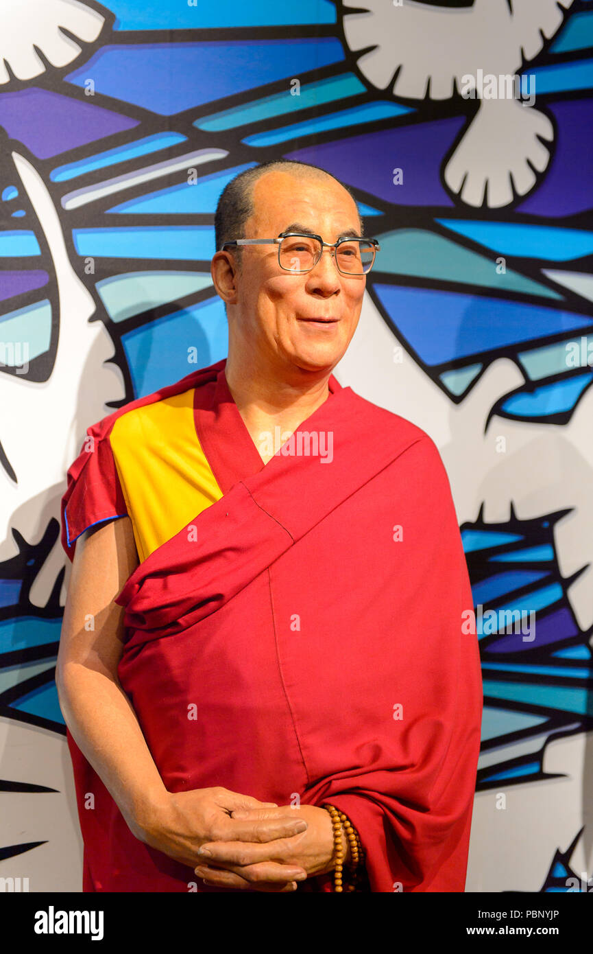 Londres, Angleterre - le 22 juillet 2016 : Dalaï-lama, du musée de cire de Madame Tussauds. C'est une attraction touristique majeure à Londres Banque D'Images