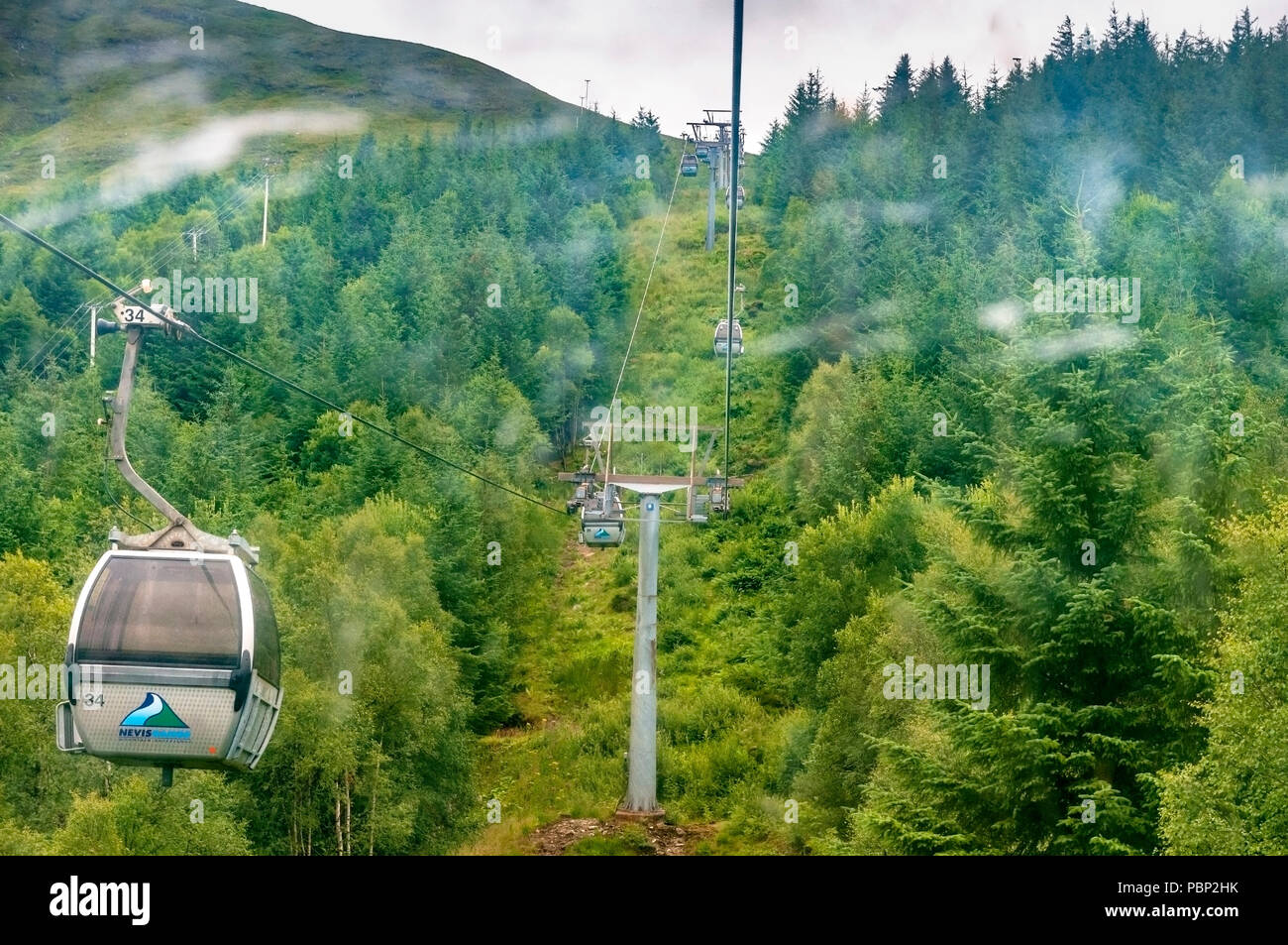 Le téléphérique jusqu'à proximité de Nevis Range Foret William. Banque D'Images