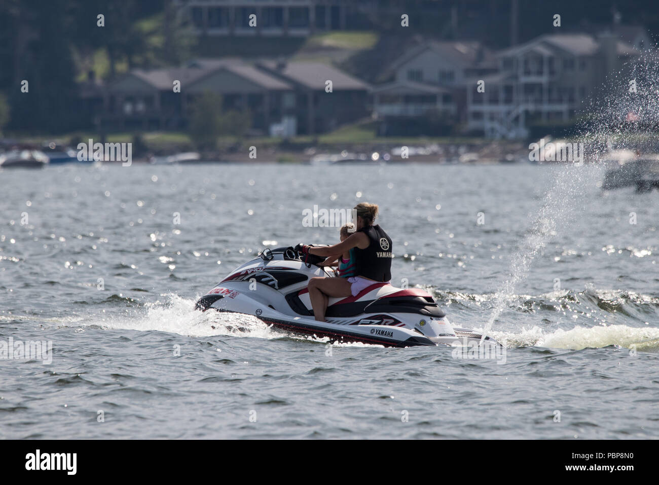 Jet Ski sur le lac Banque D'Images