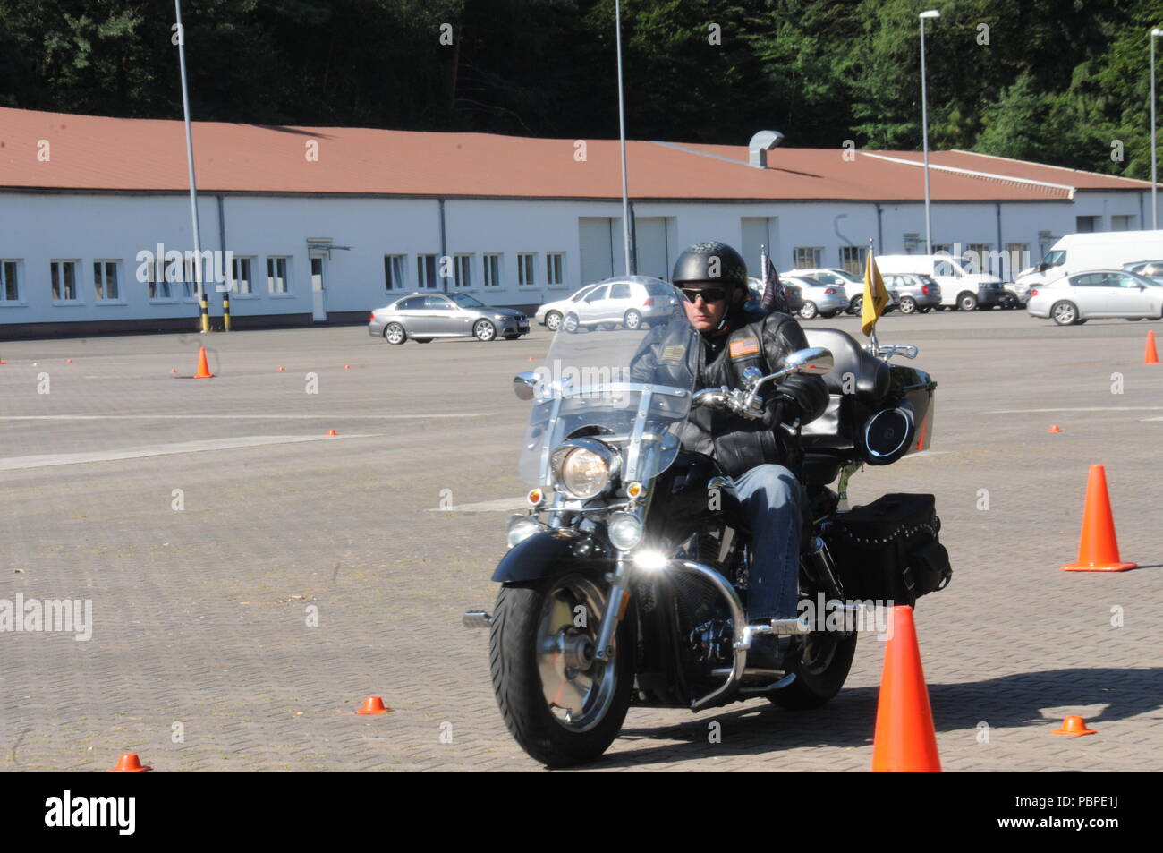 Soutien du théâtre 21e Commandement passionnés de moto montaient sur un  thème "guerrier" Ethos itinéraire, tout en participant à la 21e Bataillon  des troupes spéciales moto du Programme de mentorat de la