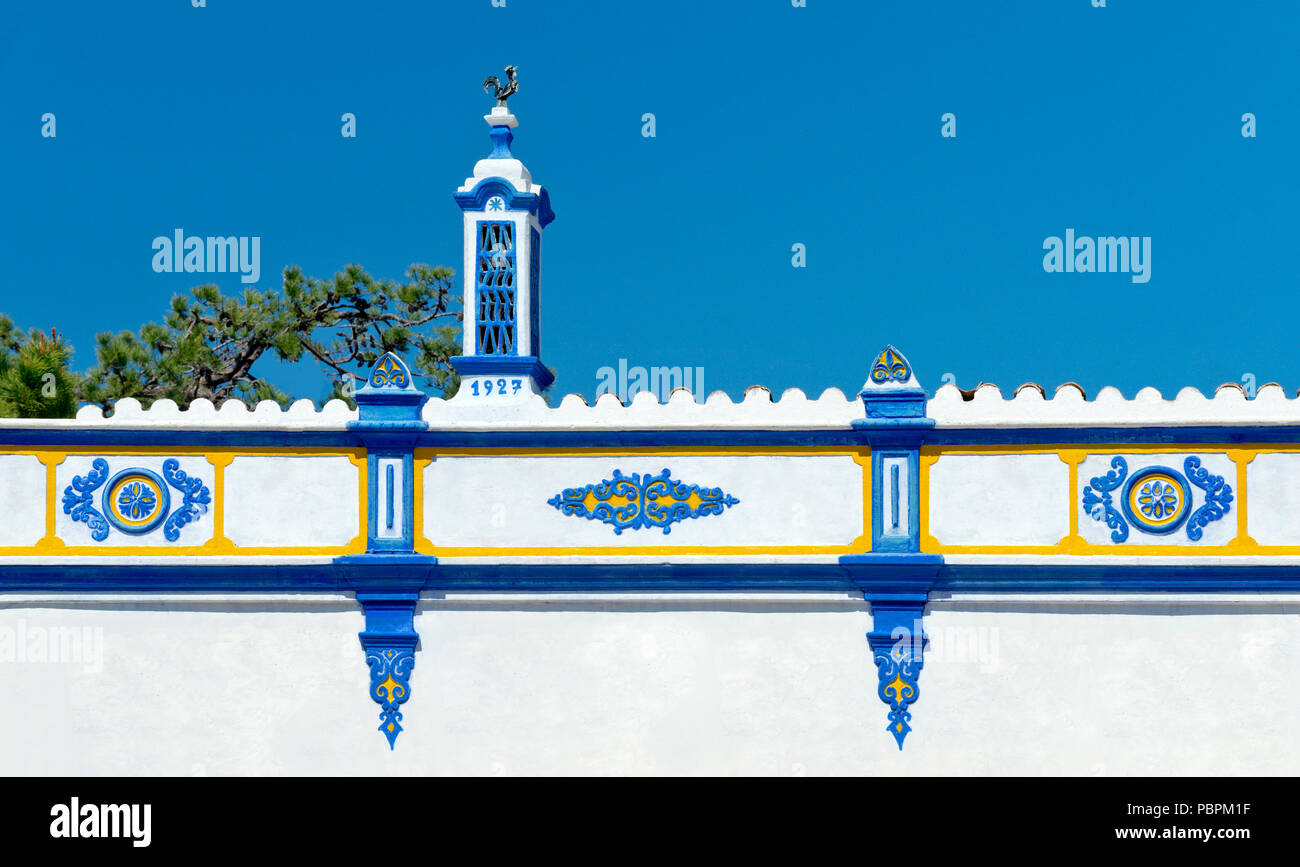 Frise bleue Banque de photographies et d’images à haute résolution - Alamy