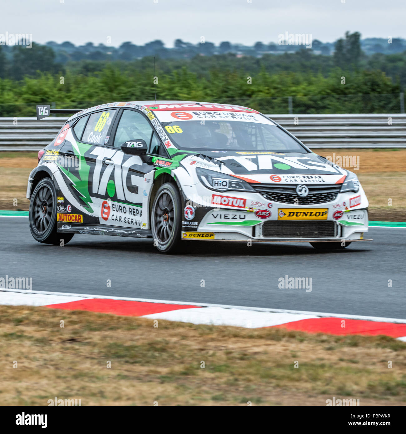 Josh Cook deuxième takles en British Touring Car Championship 2018 Round 6, course 2 - Snetterton, Royaume-Uni 29 Juillet 2018 (C) Guy Swarbrick Banque D'Images