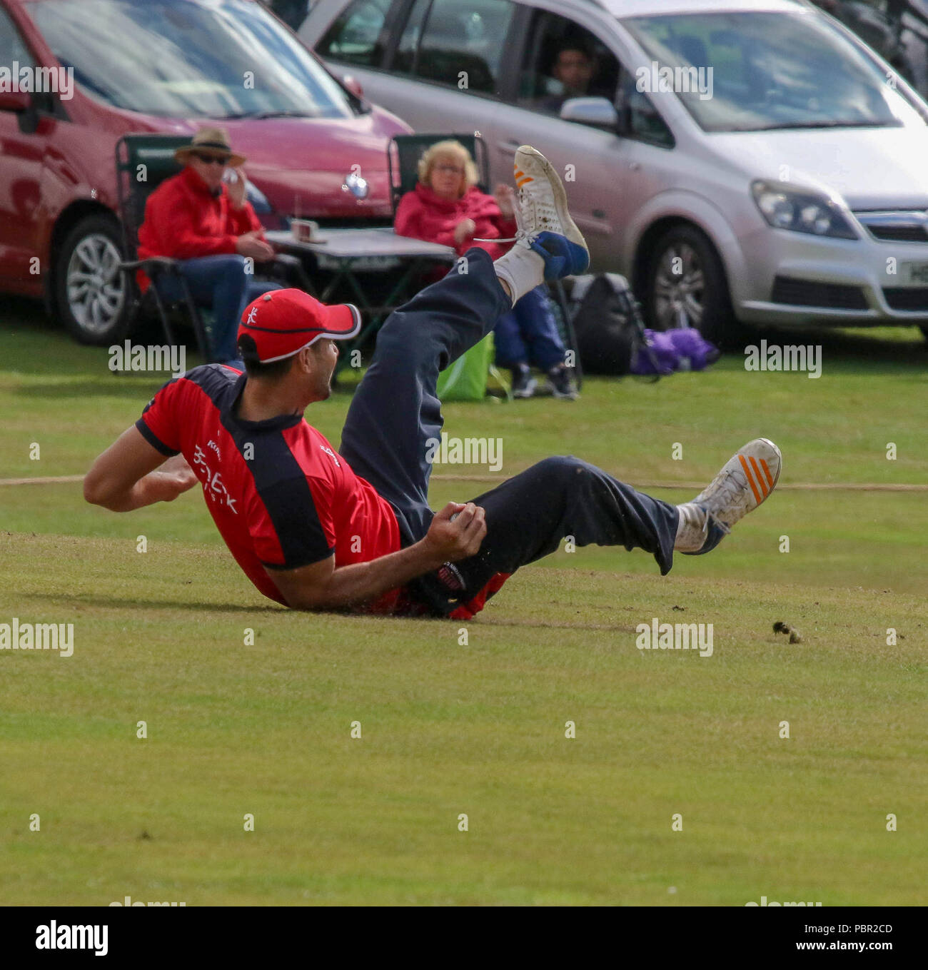 La Pelouse, Waringstown, Irlande du Nord, Royaume-Uni. 29 juillet, 2018. Le Lagan Valley Steels vingt 20 2018 Finale de la coupe. Waringstown v North Down. Shaheen Khan prend cette capture à rejeter les boucliers. Allié Crédit : David Hunter/Alamy Live News. Banque D'Images