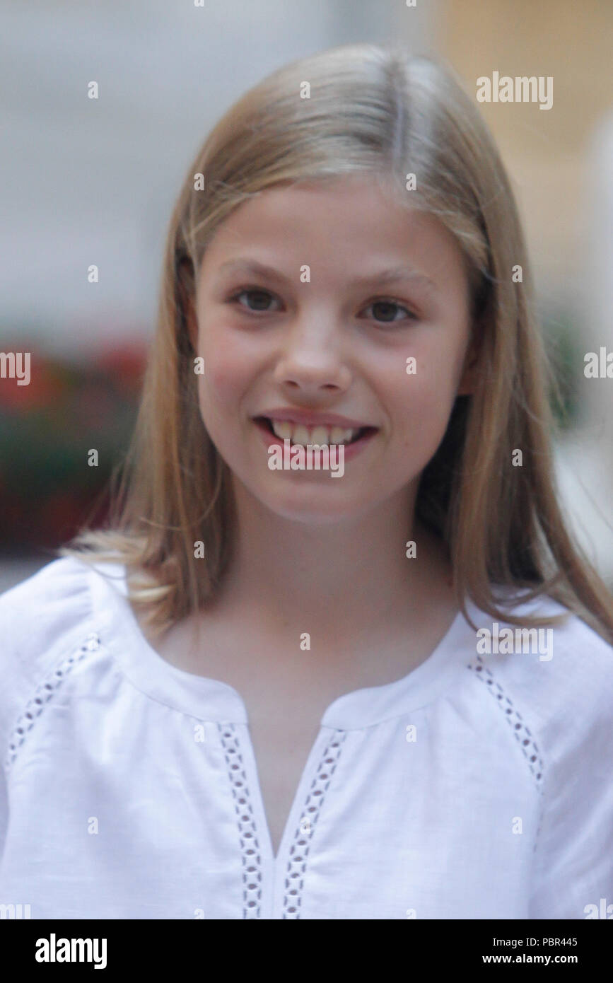 Palma de Mallorca, Espagne. 29 juillet, 2018. Le roi Felipe VI d'Espagne, la Reine Letizia d'Espagne, la Princesse Leonor, Princess Sofia posent pour les photographes pendant la session d'été à l'Almudaina le 29 juillet 2018 à Palma, Espagne Credit : Jimmy Olsen/Media Espagne*** ***aucune perforation/Alamy Live News Banque D'Images