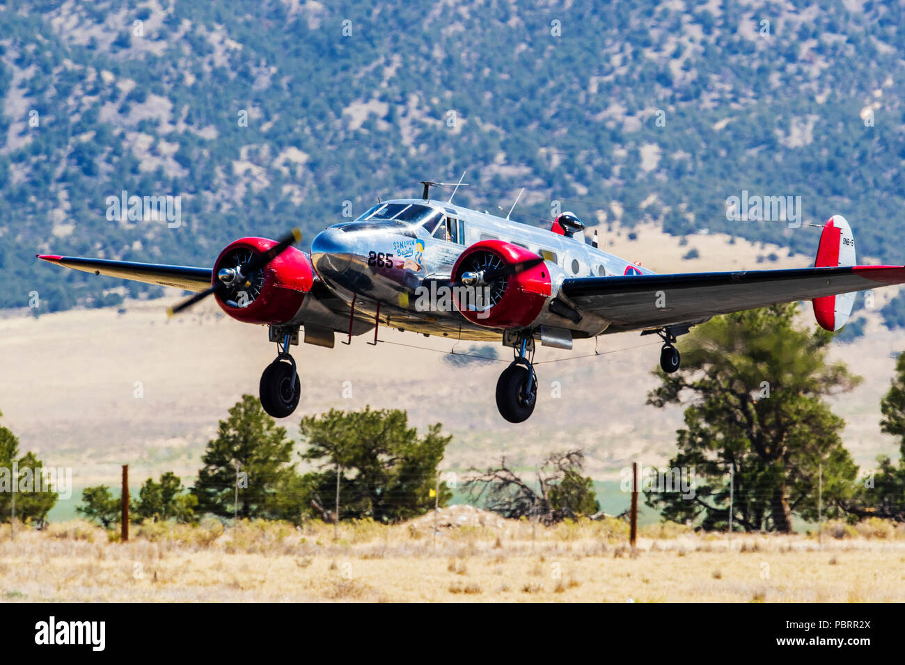 Beechcraft Model 18 ; Twin Beech ; UC-45J Navigator ; SNB-1 ; Kansas US Navy ; Salida fly-in et spectacle aérien ; Salida Colorado ; USA ; Banque D'Images