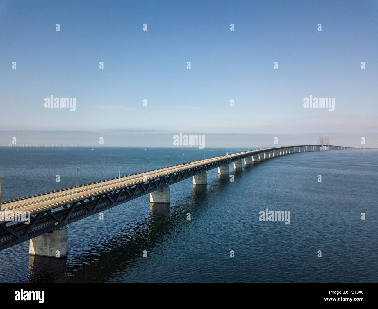 Vue sur le pont de l'Øresund de Suède Banque D'Images