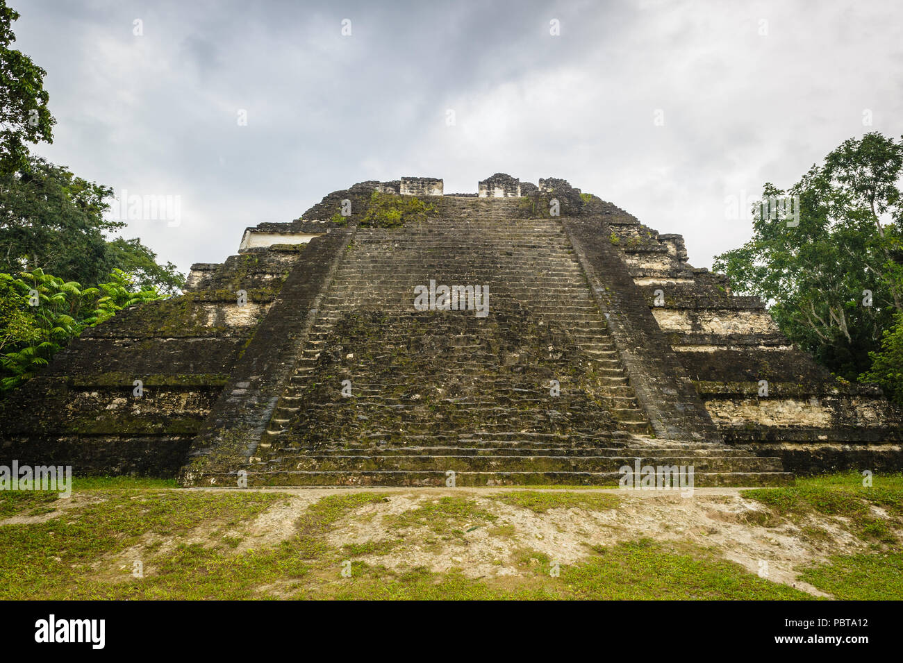 La pyramide du monde perdu (Structure 5C-54), Mundo Perdido, Guatemala Banque D'Images