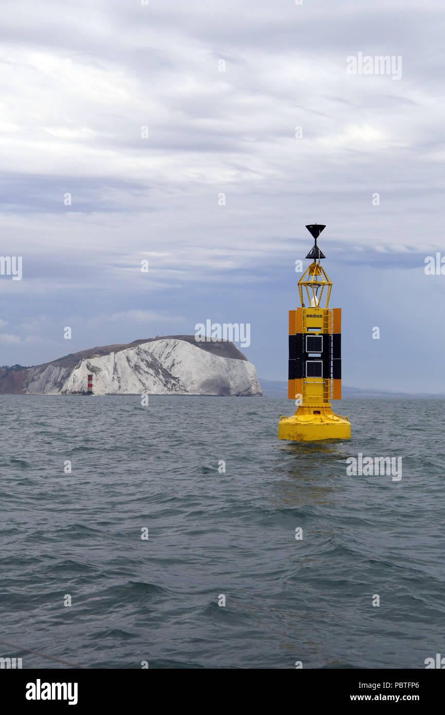 Le pont Cardinal ouest au large des aiguilles, île de Wight, Angleterre Banque D'Images