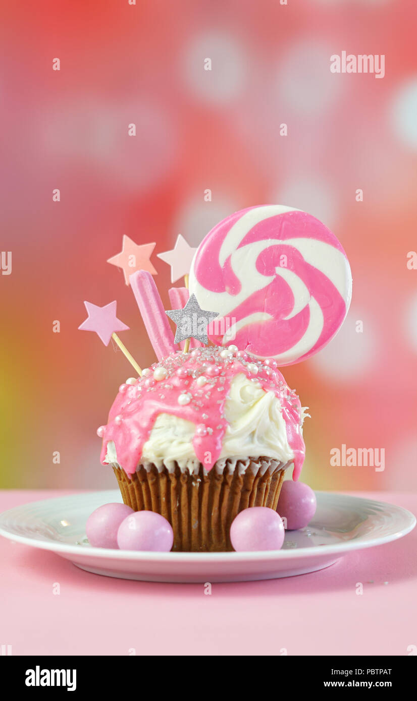 Theme Rose Nouveaute Coloree Decoree Avec Des Bonbons Et Petits Gateaux En Forme De Coeur Pour Theme Rose Nouveaute Coloree Decoree Avec Des Bonbons Et Petits Gateaux En Forme De Coeur Pour