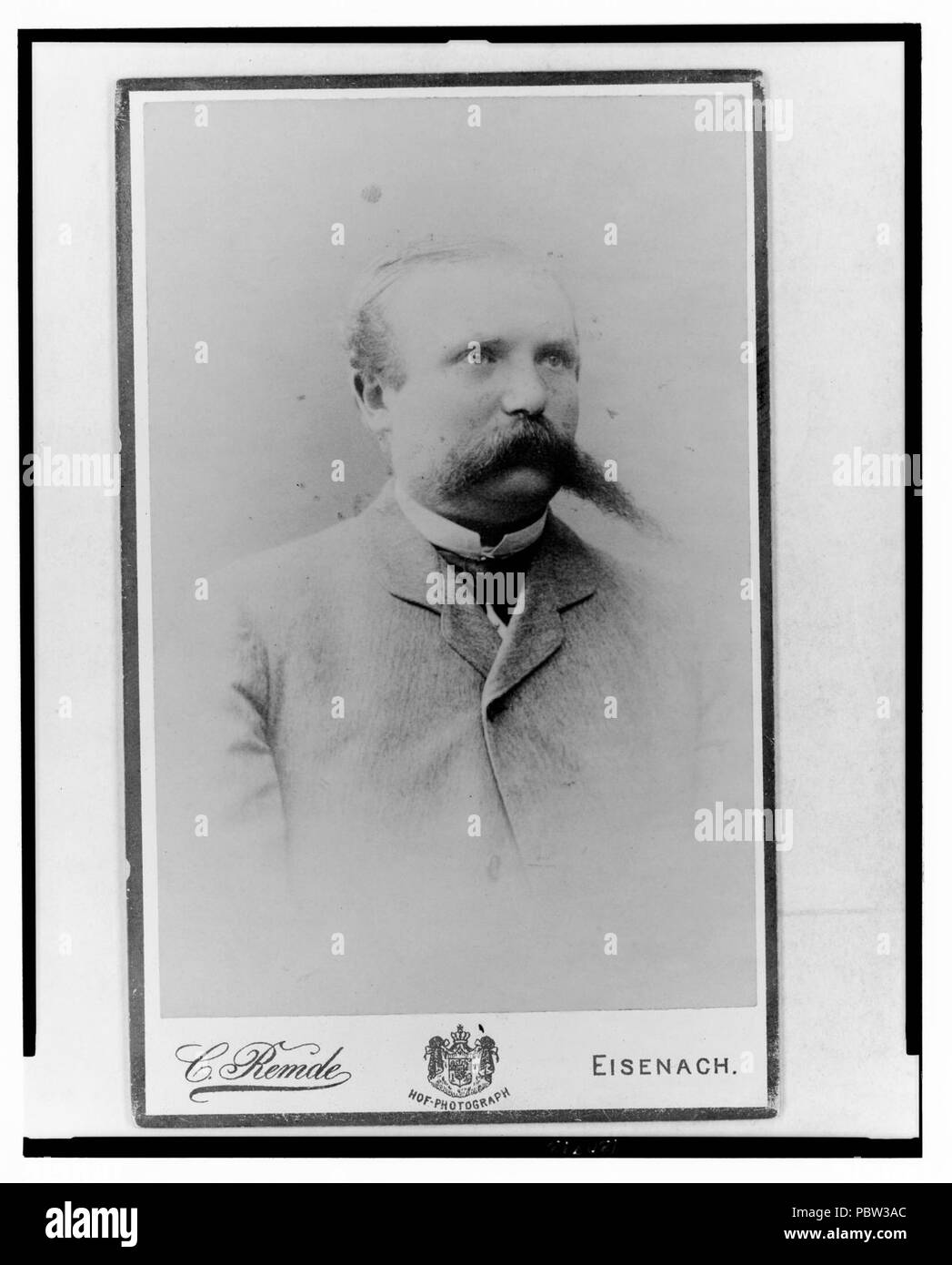 Adolf C.A. Runnebaum, half-length portrait, en face légèrement à droite) - C. Remde, Eisenach Banque D'Images