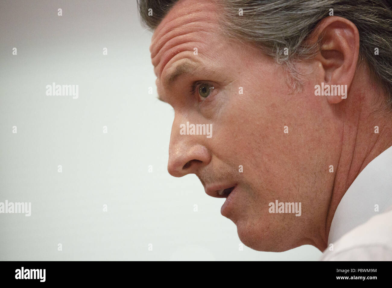 Palm Springs, Californie, USA. 31 mai, 2018. Gavin Newsom, candidat démocratique pour gouverneur de la Californie, au cours de campagnes d'un événement parrainé par l'égalité de la Californie à l'Mizell Senior Centre, le jeudi 31 mai 2018 à Palm Springs, Californie © 2018 Patrick T. Fallon Crédit : Patrick Fallon/ZUMA/Alamy Fil Live News Banque D'Images