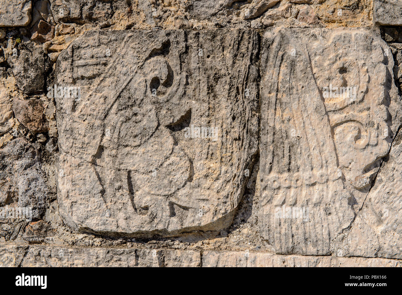 Sur les sculptures un temple de Chichen Itza, Tinum Municipalité, l'état du Yucatan. C'était une grande ville précolombienne construite par les mayas du Terminal Cl Banque D'Images