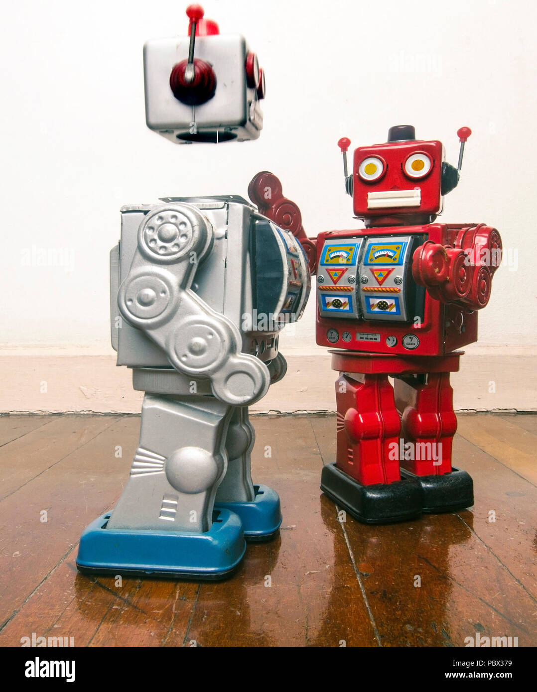 Robot jouet boxe Photo Stock - Alamy